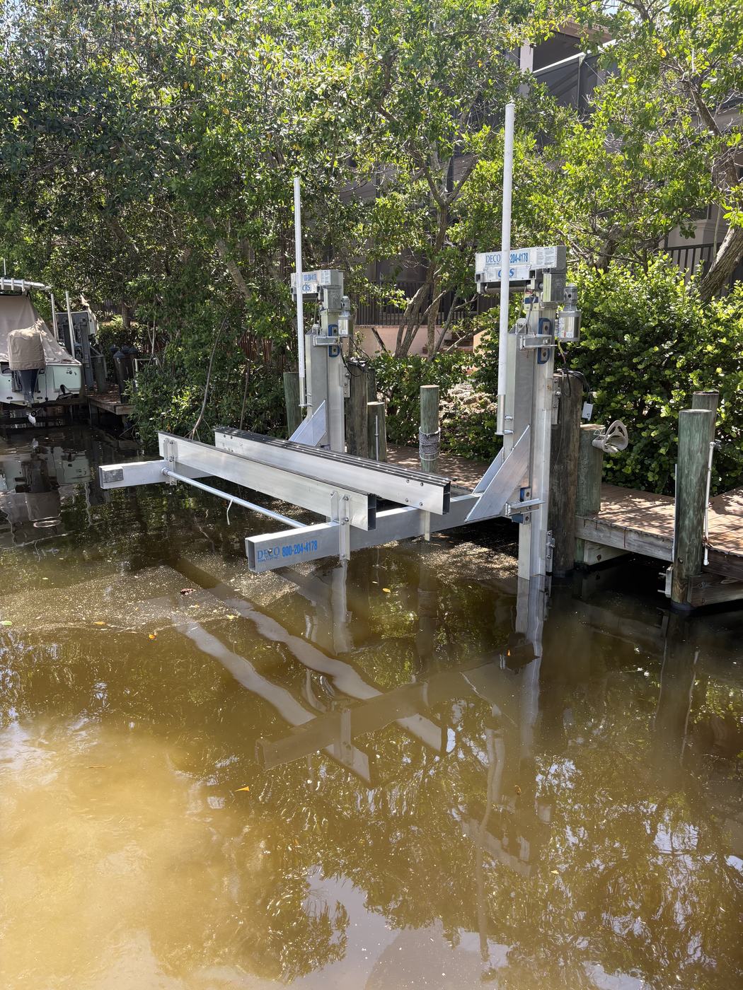 Elevator lift ready for its first boat