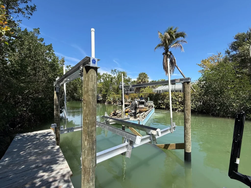 boat-lift-frame-installation-green-water
