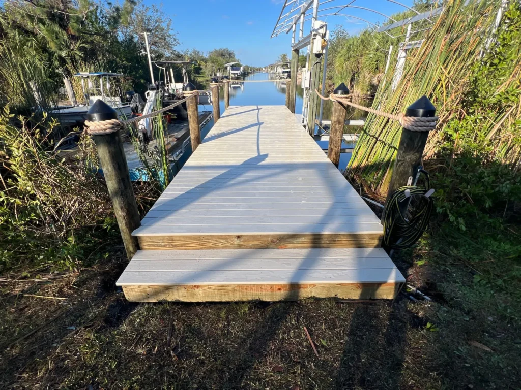 composite-dock-installation-narrow-waterway